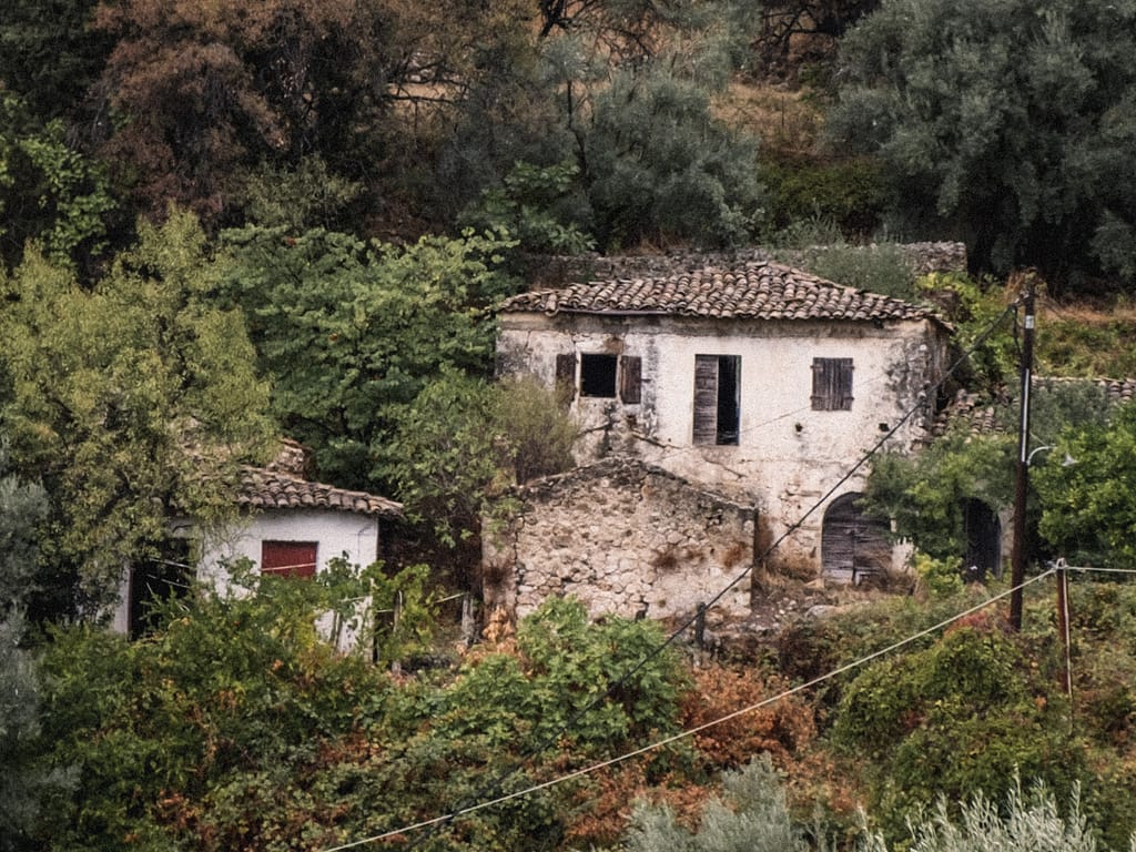 ruin houses of greece